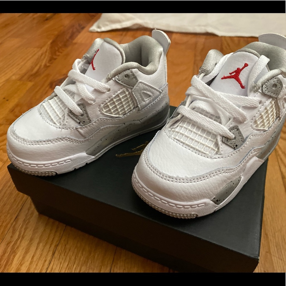 Toddler size 7 white and gray